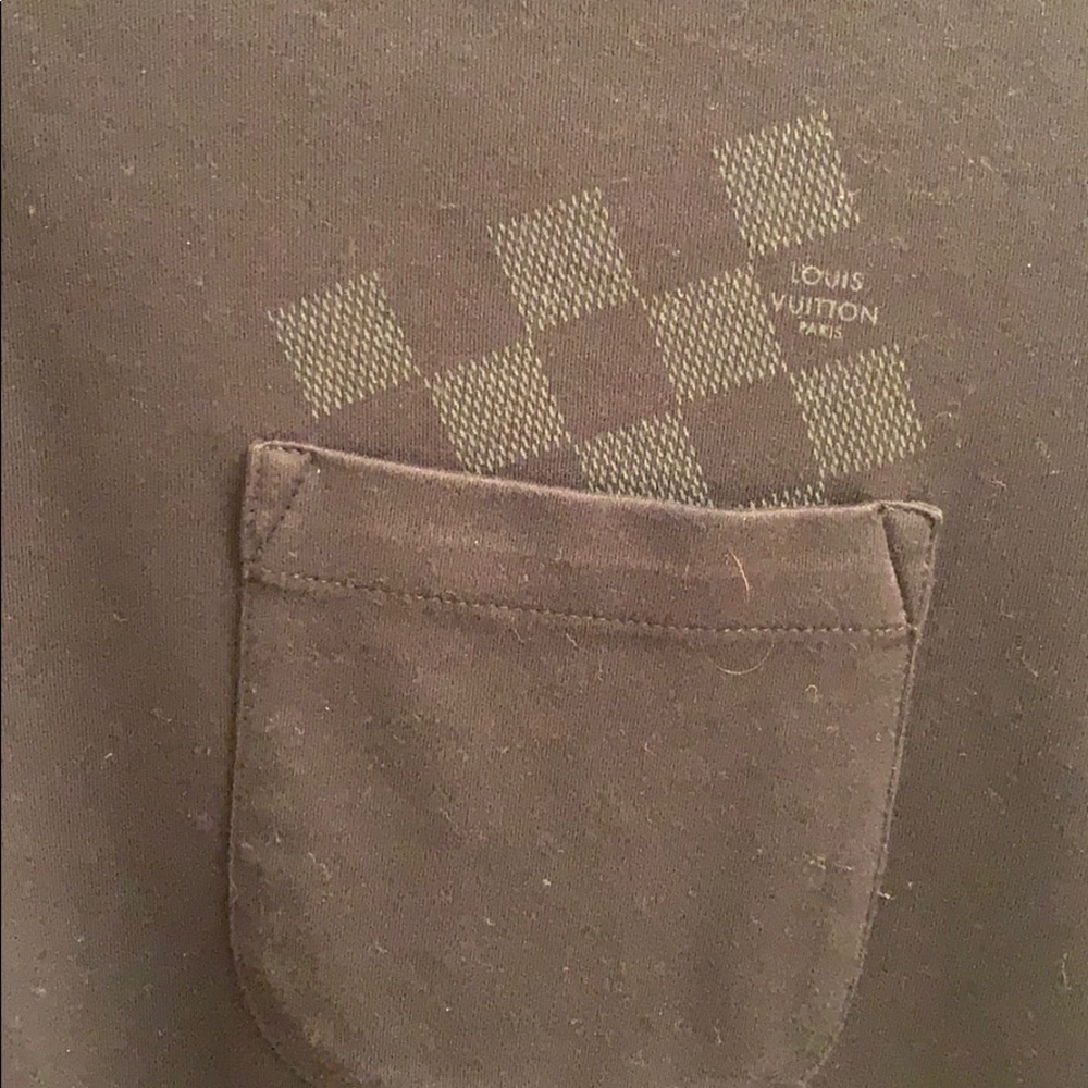 Men’s Louis Vuitton polo - Picture 3 of 5